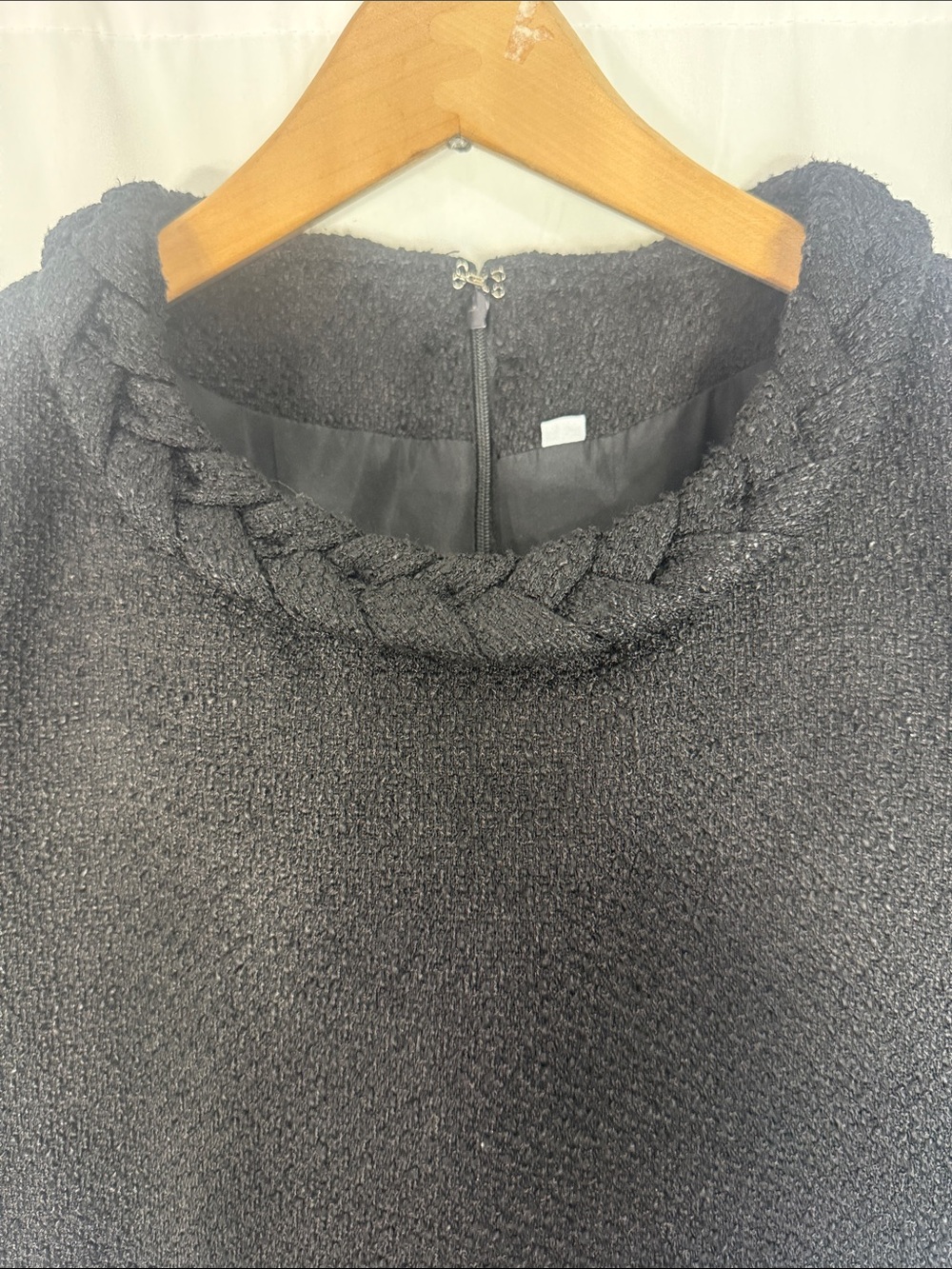 TUCKERNUCK BLACK TWEED JACKIE DRESS SIZE L WITH GOLD BUTTON DETAIL SIZE L - Picture 4 of 9